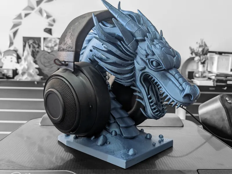 Water Dragon Headphones Stand