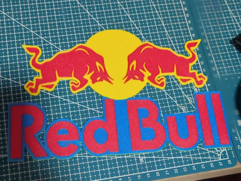 RED BULL-LOGO