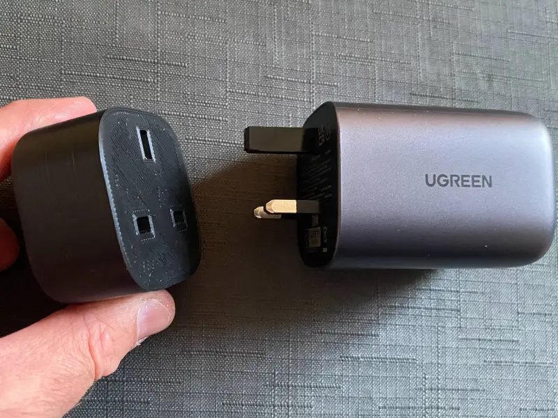 UGreen GAN Plug Protector v6