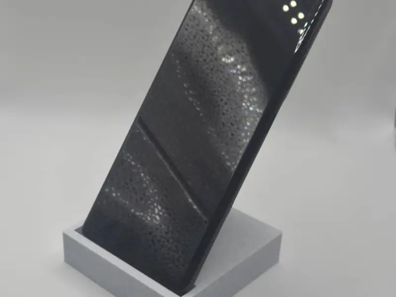 Minimalist elegant phone holder