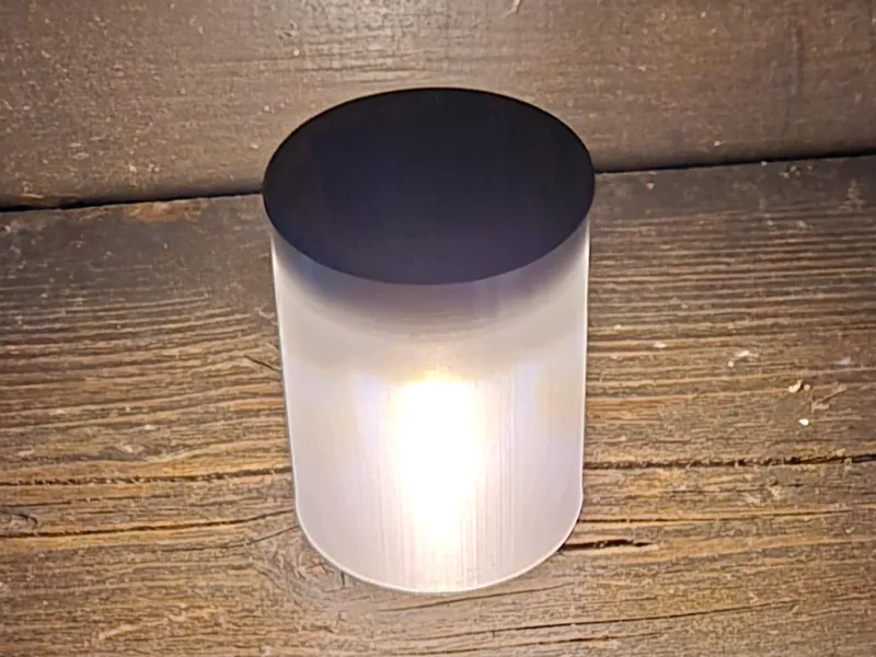 Einfache Solar LED Tischlampe 1