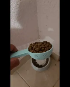 Pet Food Measuring Scoop 1/2 Cup (with paws)