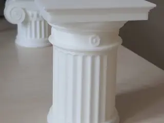 Doric column (hidden case)