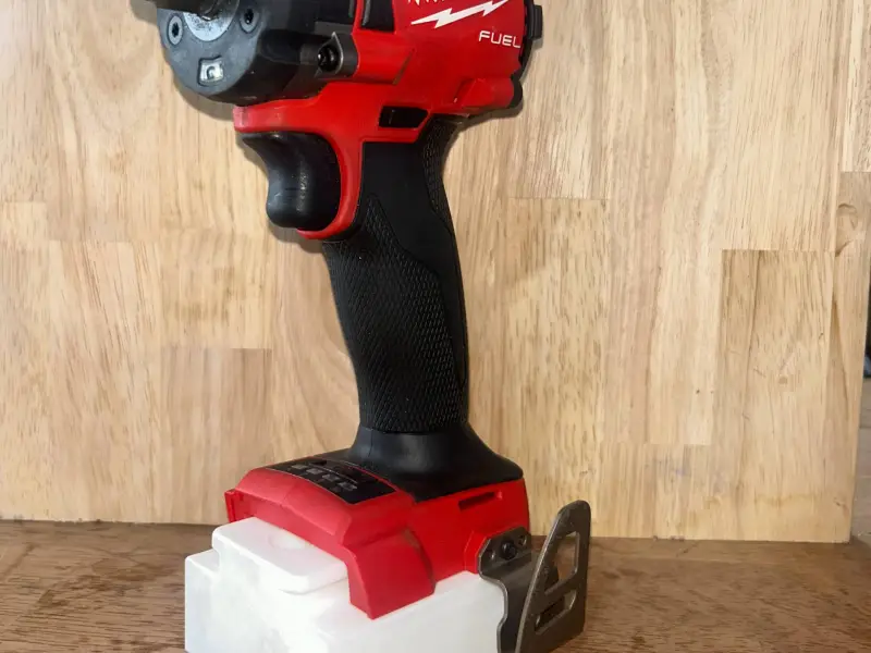 Milwaukee tool holder with 1.25" base