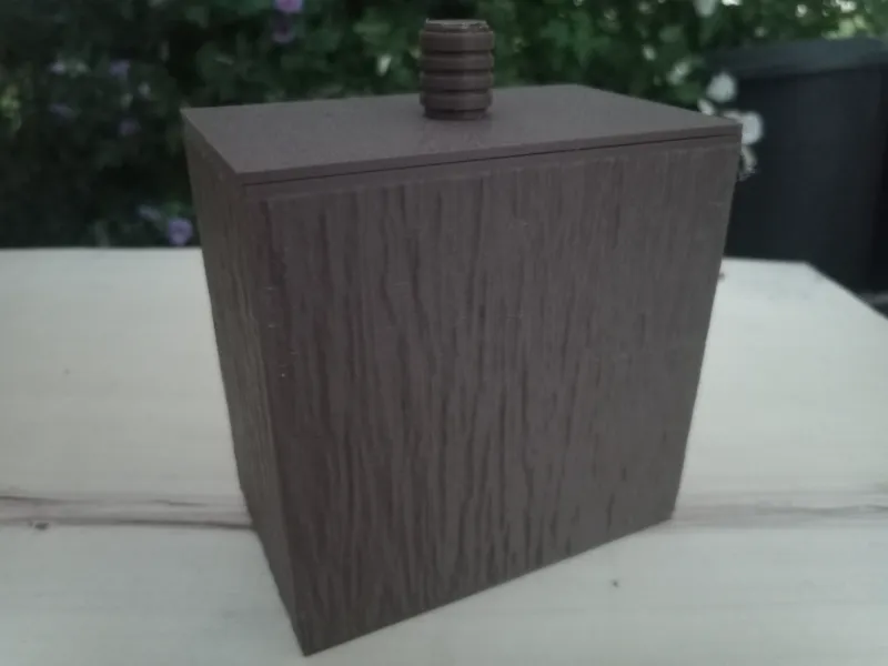 Caja elegante con textura de veta de madera