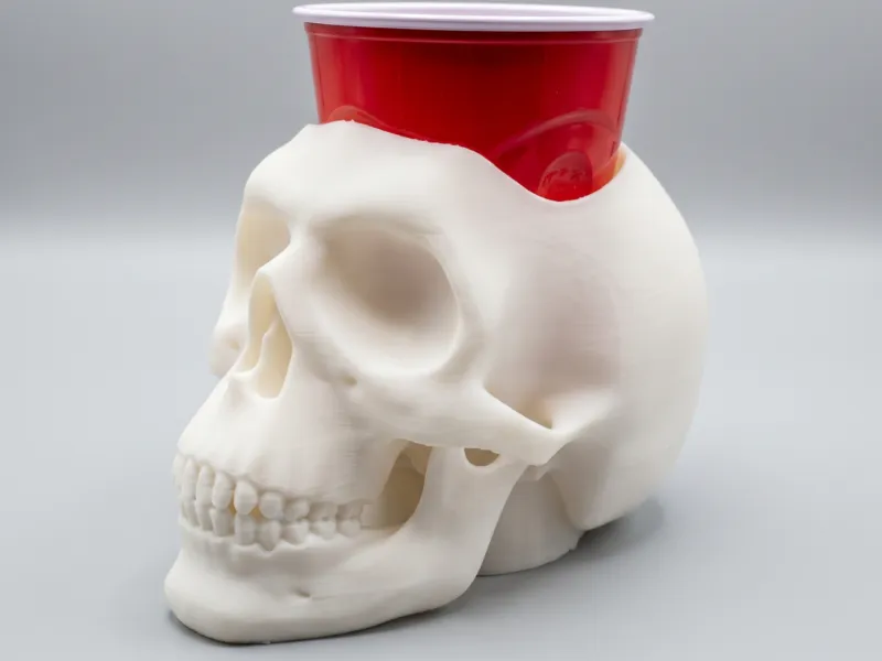 💀 Schedel Feestbeker Koozie — of Mok met Bottenhandvat