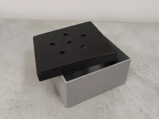 Sniff box - nosework training