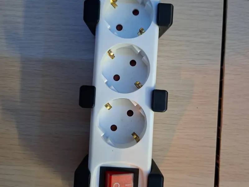 Multi-Socket holder