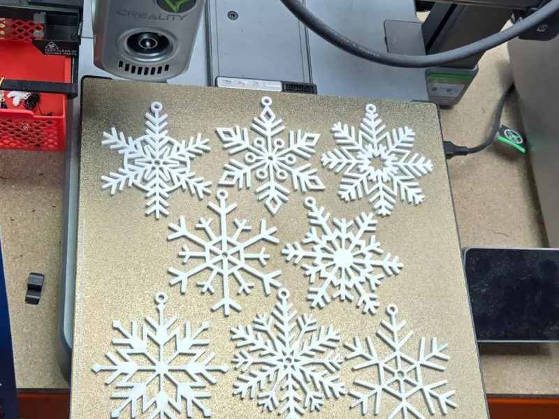 クリスマス装飾用スノーフレークオーナメント