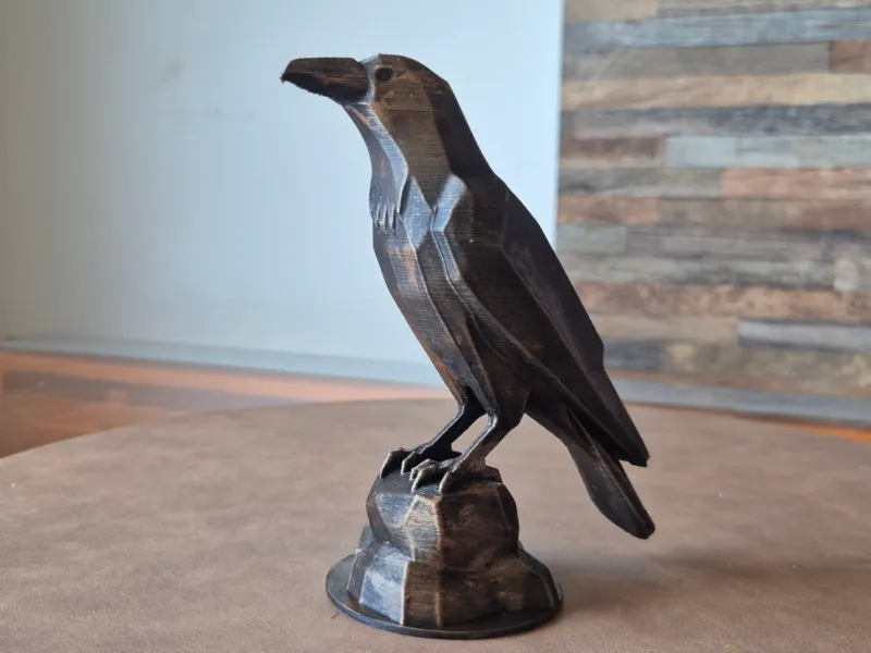 Low-Poly Rabe Skulptur Deko