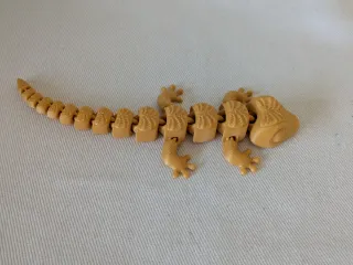 Leaf Lizard Flexi Toy - Articulated Nature Fidget