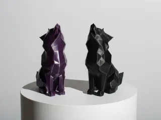 Low poly howling wolf