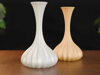 Dalo Vase