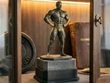 Ultimate Bodybuilder Trophy-0