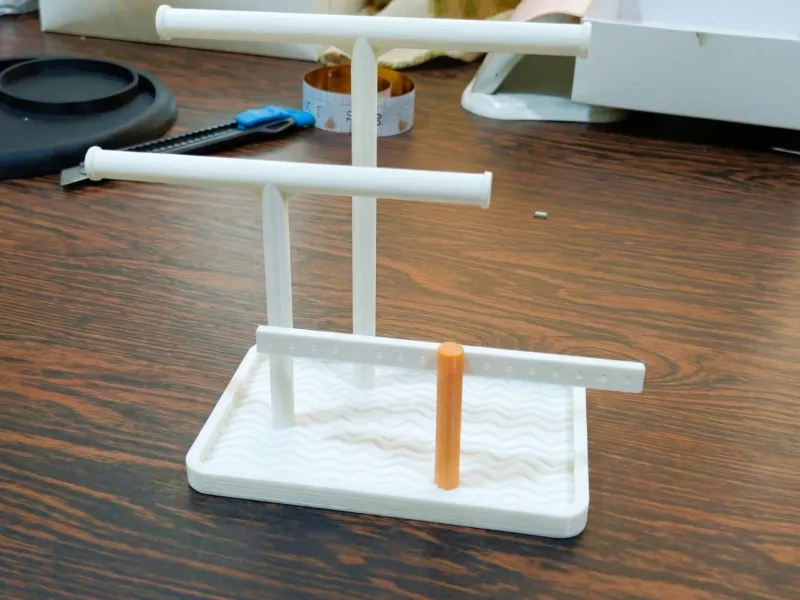 Triple-Tier Wave Station: Modular Jewelry Display