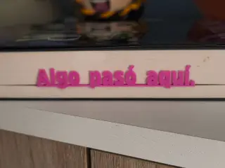 Marcapáginas: "Algo pasó aquí" 👀📚🕵️‍♀️