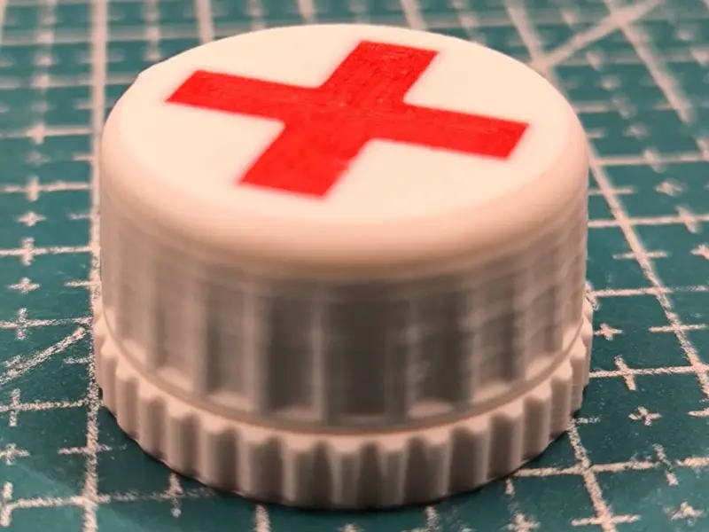 Compact pills containers. 3 sizes, 2 caps