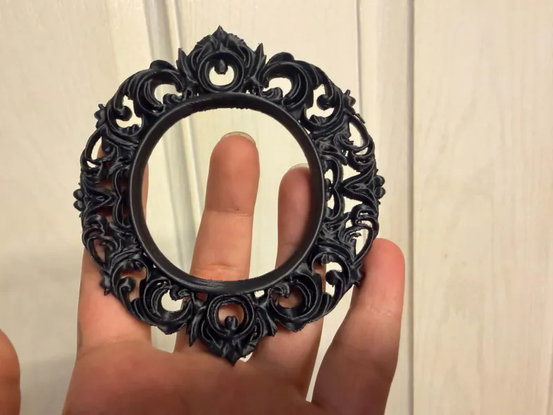 Moldura Ornamentada em Formato Circular com encaixe/fundo plano/dupla face