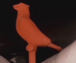 pasăre mecanică pentru o cutie muzicală