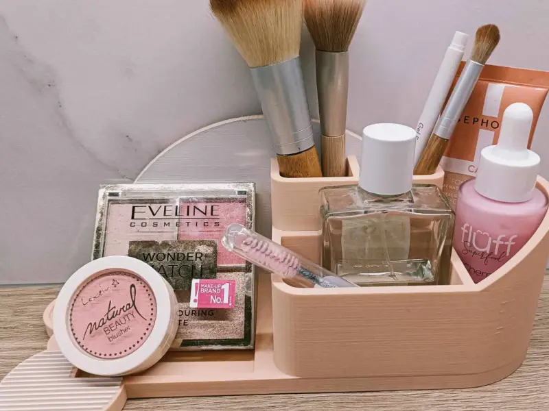 Make-up organizer