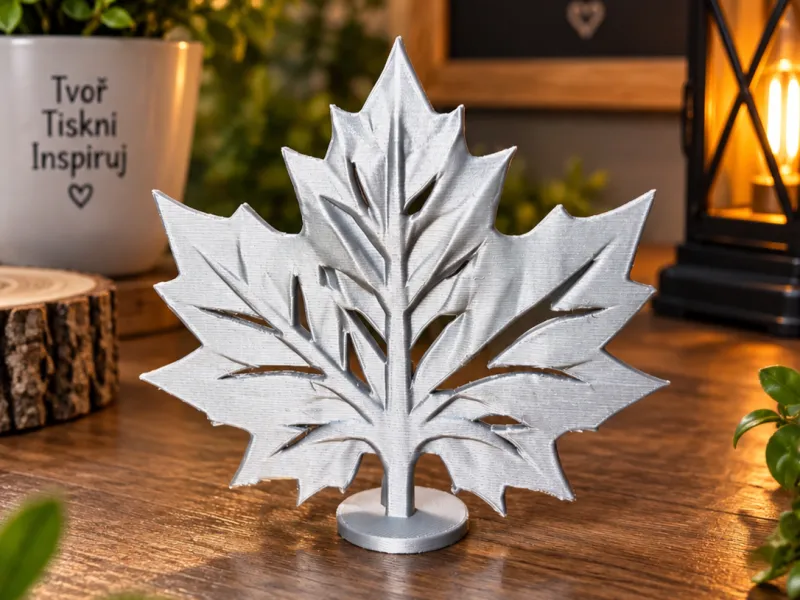 Maple Leaf Decoration – Elegant Autumn Table Decor