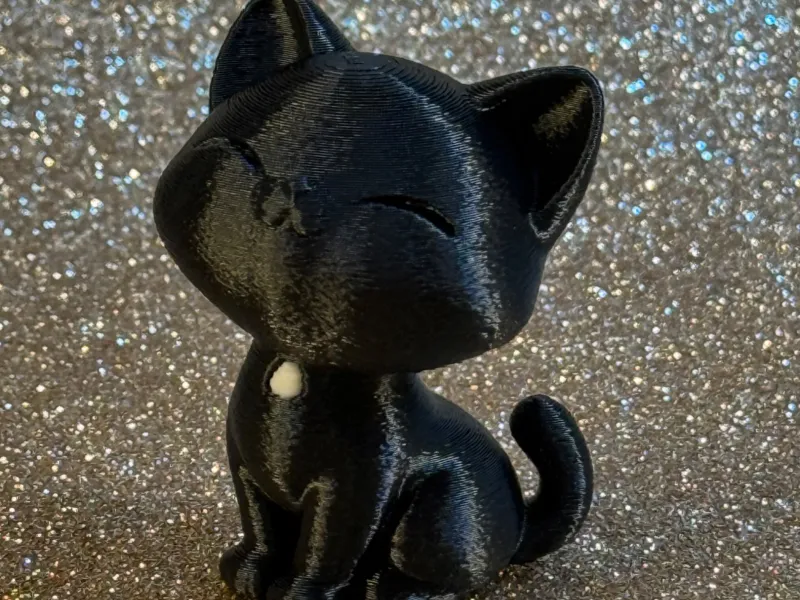 Gatinho fofo estrela