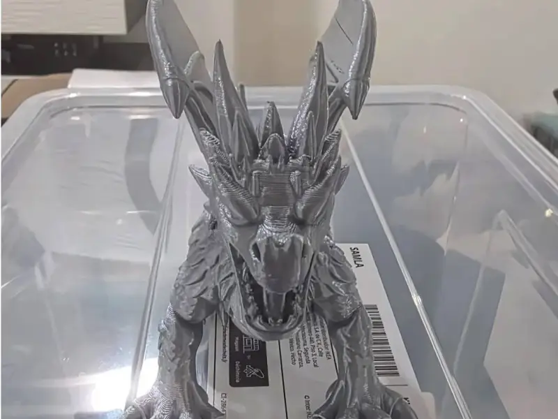 Western Dragon Attack Stand