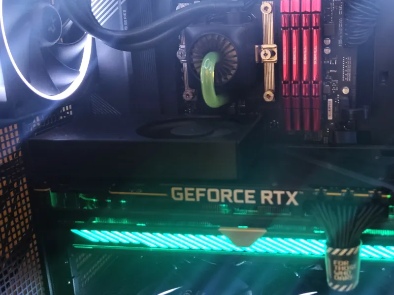 ที่ระบายความร้อนแบ็คเพลท GPU - ที่ใส่พัดลมขนาด 92 มม. ติดตั้งบน PCI-E (25 มม.)
