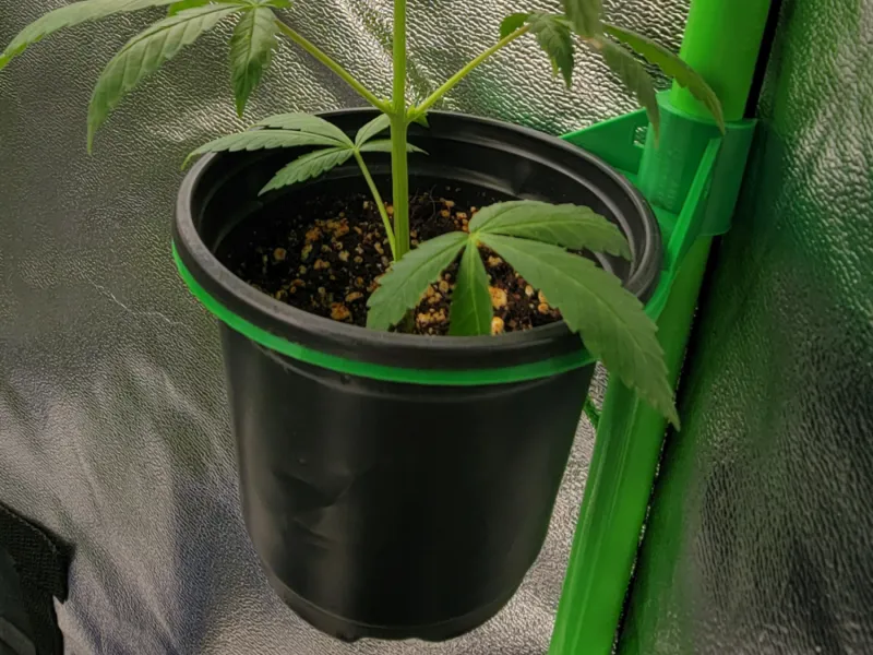 Clip-On Shelf for 4” Pots (16mm & 22mm Poles)
