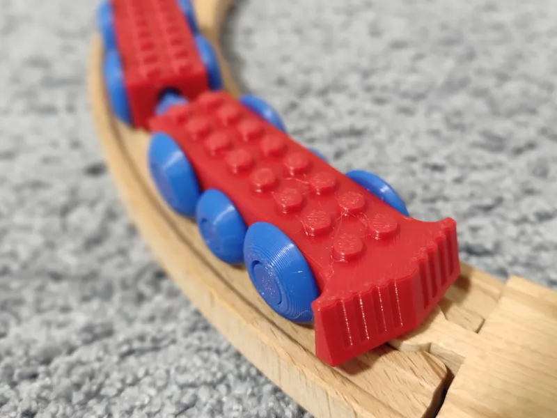 Tiny train Brio/brick adapter