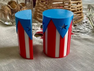 Puerto Rican Maraca 🇵🇷, half cylinder fridge magnet