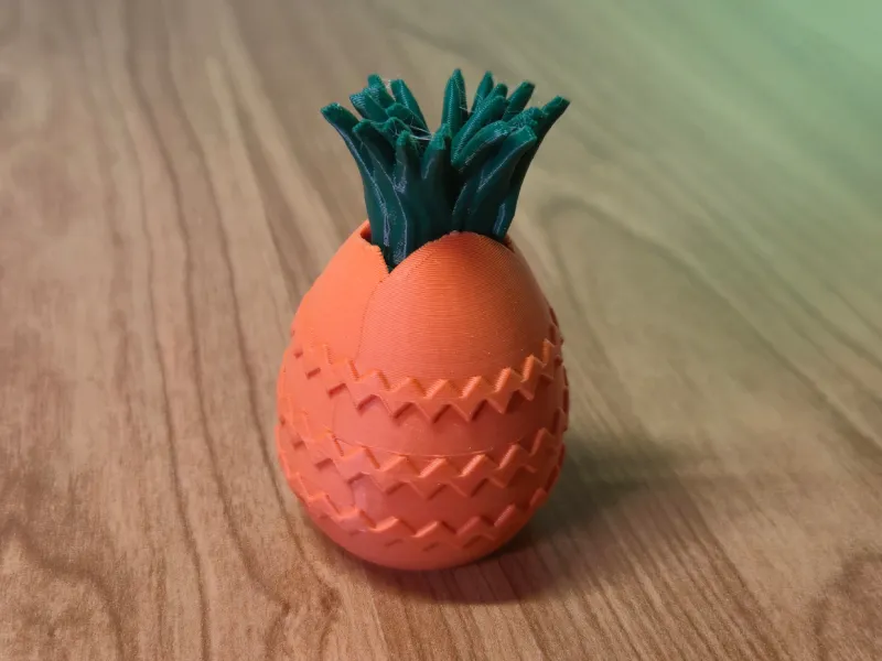 Giocattolo clicker a forma di carota e uovo di Pasqua