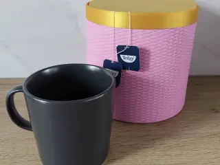 Mini trash can