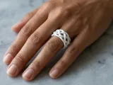 Ivory Loopwork Ring – Noah0x03-0