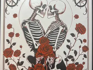 Skeleton couple embracing Hueforge 200x200