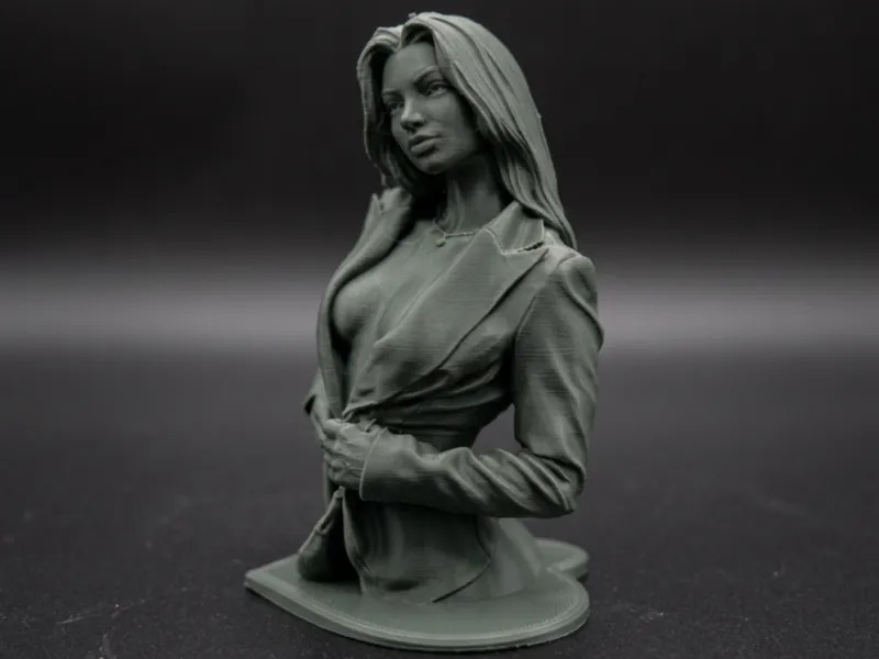 Lyuba – Beauty Bust Collectie