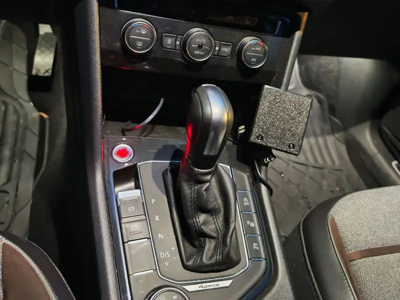 Handy mounting console for Seat, VW and others from VW Group