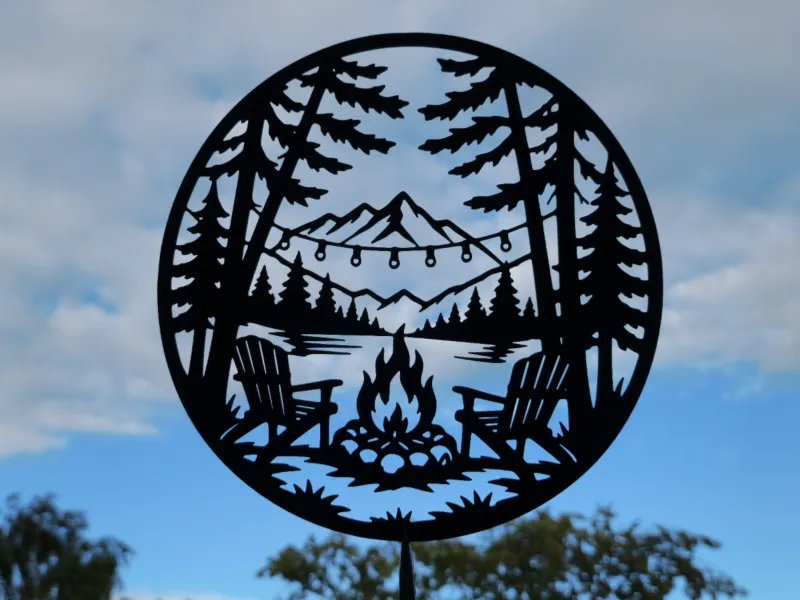 Arte de Pared de Fogata en la Montaña