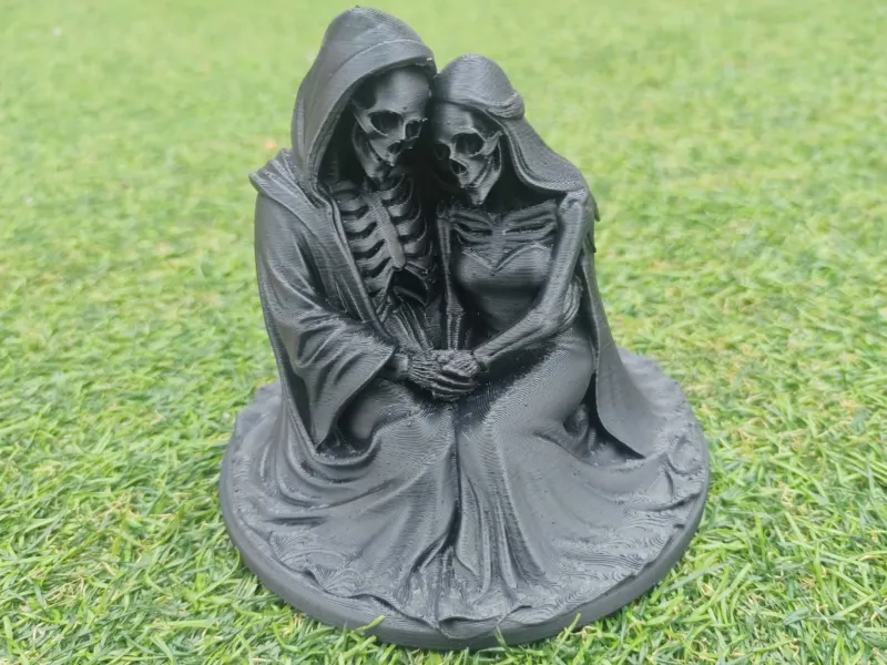 Statuetta Abbraccio Eterno Amanti Scheletri Abbracciati a Riposo