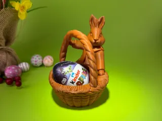 Easter bunny with basket