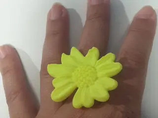 Anillo con margarita
