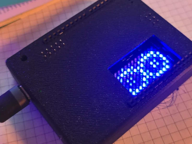UNO Q case v1