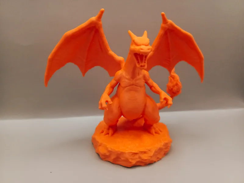 Charizard Figurine - Pokémon