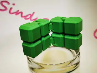 Infinity fidget cube