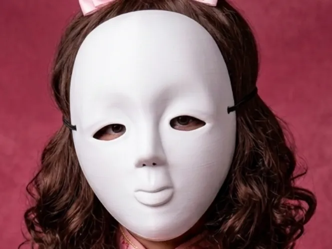 Maschera di Bambola Senza Volto