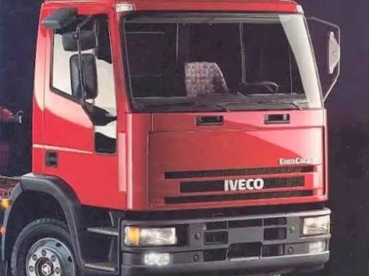 Repuesto tapa tablero IVECO EuroCargo viejo 120e15 al 260e25