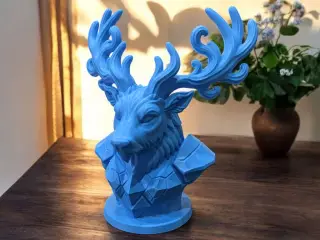 Aurion – The Frostlight Stag