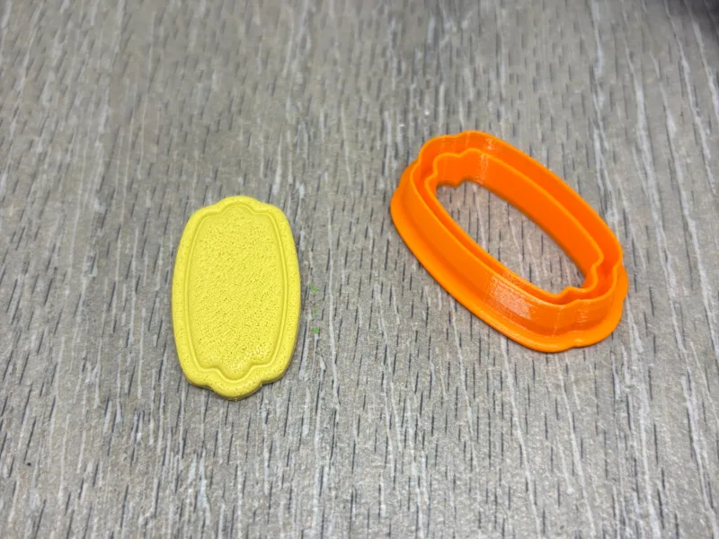 BORDERED FRAME CLAY CUTTER