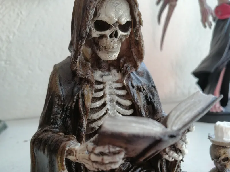 la muerte leyendo