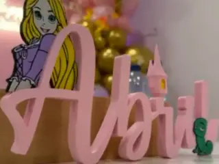 👸 Rapunzel Name Sign: Tangled Magic Decor - [Name Abril]